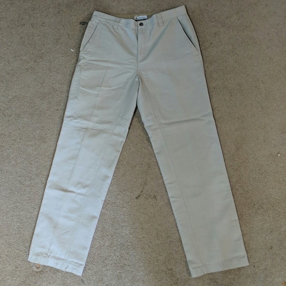 Mens Columbia khakis.